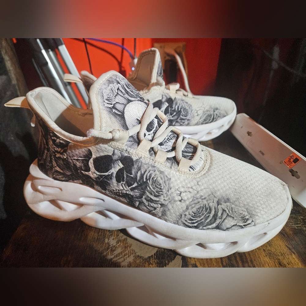 Womens skull shoes